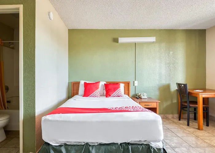 Hotel Oyo Downtown Tucson