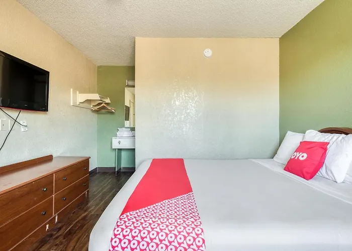 Hotel Oyo Downtown 2*